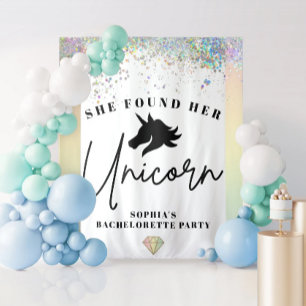 Tenture Elle a trouvé son décor de fond de soirée Licorne 