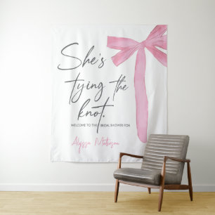 Tenture Elle Attache le Nœud Papillon Rose Script Mariage