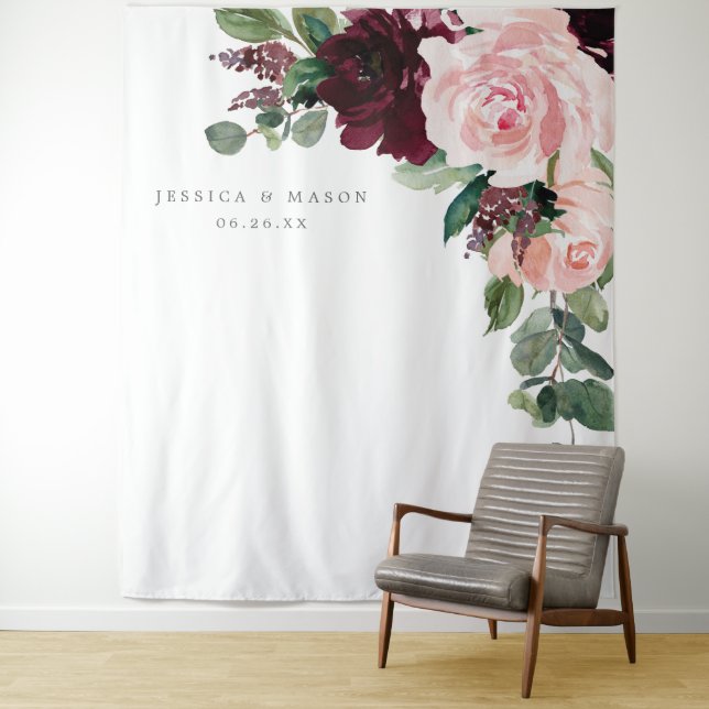 Tenture Fond de mariage bordeaux rose pour photobooth (En situation)