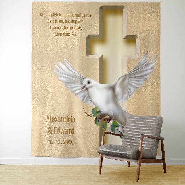 Tenture Fond de Mariage de  de Foil Dove Cross Gold Faux (En situation)