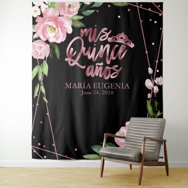 Tenture Fond floral rose doré métallisé pour Quinceanera (En situation)