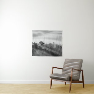 Tenture Grand arbre dans la forêt de pin dans la brume