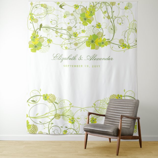 Tenture Green Hibiscus & Swallows Floral Wedding Backdrop (En situation)
