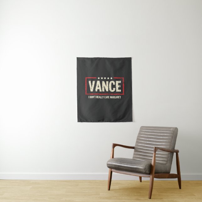 Tenture J. D Vance Mème Drôle Je m'en fiche vraiment Marga (En situation)