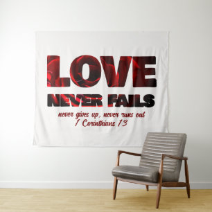 Tenture L'AMOUR N'A JAMAIS ÉCHOUÉ Christian