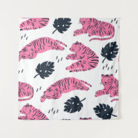 Le tigre rose se trouve dans différentes positions