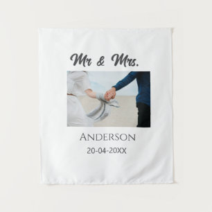 Tenture M. et Mme ajoutent le nom de famille date année so