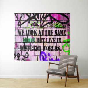 Tenture Même Lune Différents Mondes Graffiti Coloré