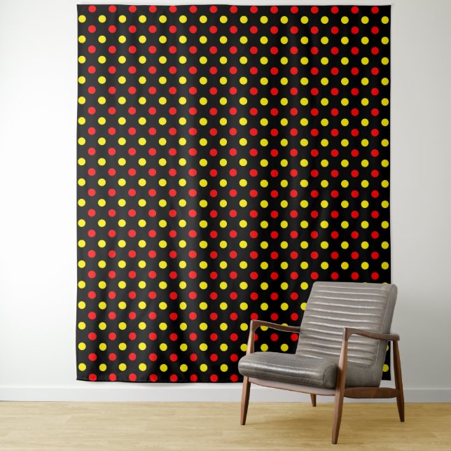 Tenture Motif à pois jaune rouge noir  (En situation)