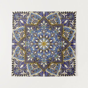 Tenture motif vintage orné avec des éléments floraux. Orie