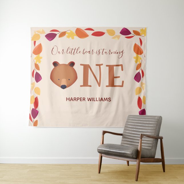 Tenture Ours qui fête son premier anniversaire d'automne A (En situation (horizontale))