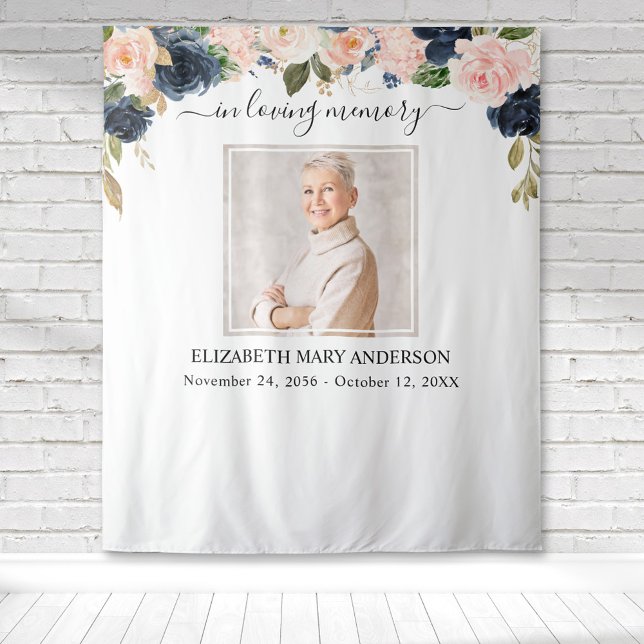 Tenture Photo de souvenir à la mémoire Navy Blush Rose Mém (Blush pink and Navy blue watercolor floral botanical memorial tapestry to honor your loved one.)