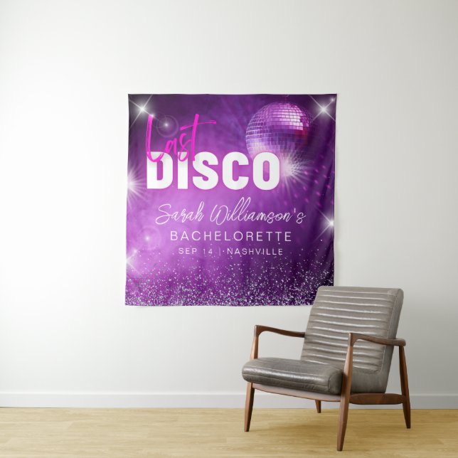 Tenture Purple Neon rose Dernier Disco Bachelorette Party (En situation)