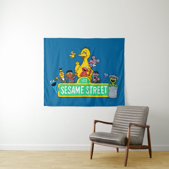 Tenture Rue Sésame | Couleur complète avec Pals (En situation (horizontale))