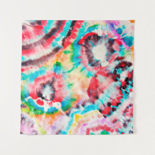 Tenture Un Grunge Dur Rouge. Motif de Shibori. Arbre à pin