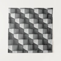 Un visage de la sculpture "Four Side Pyramid" dans