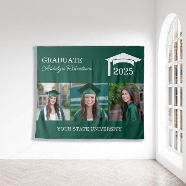 Tenture Vert 3 Photo Couronne de diplômé Promotion 2025 (Green and white 3-photo graduation party wall tapestry.)
