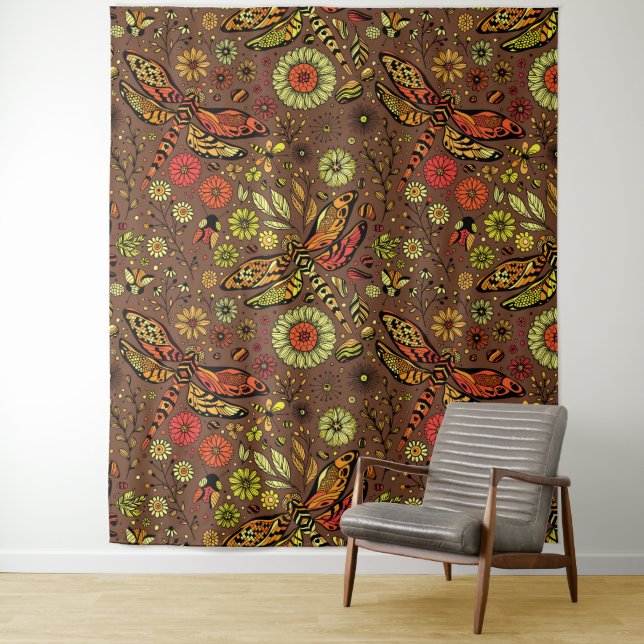 Tenture Voler, voler libellule sur la cannelle brun (En situation)