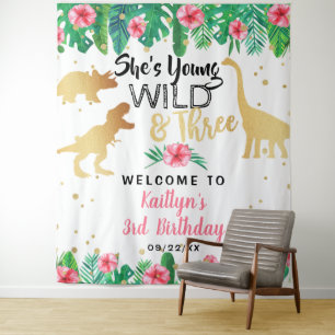 Tenture Young Wild & Three Dinosaur Girls 3e anniversaire
