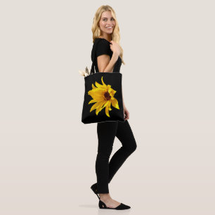 Tête de marguerite jaune Hénium sur le sac d'impre