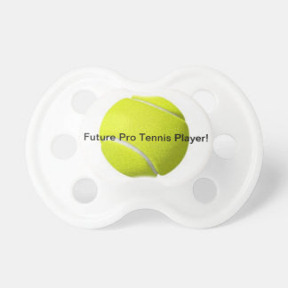 Tétine Un ballon de tennis sur un petit pacificateur