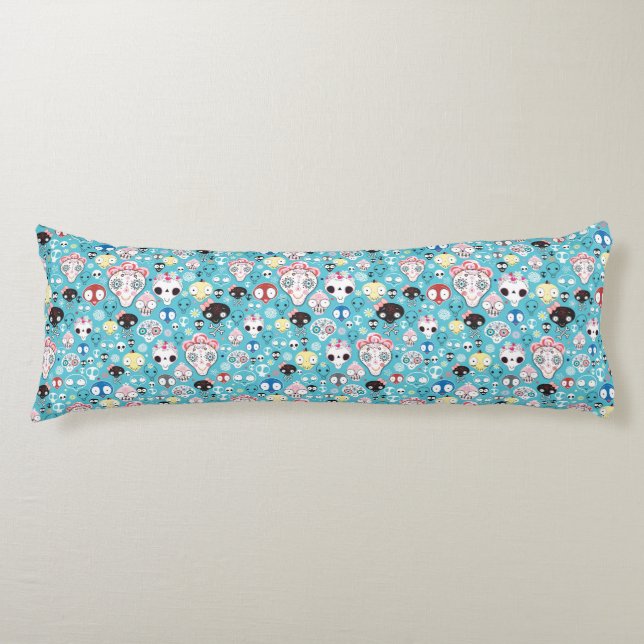 Texture laughing skull body pillow (Front)