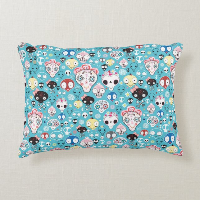 Texture laughing skull decorative pillow (Front)