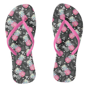 Textured Triangle Pineapple Pattern Flip Flops