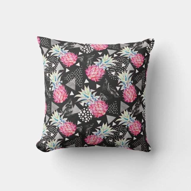 Textured Triangle Pineapple Pattern Throw Pillow (Front)