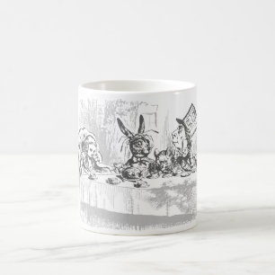 Thé Alice vintage dans la tasse du pays des