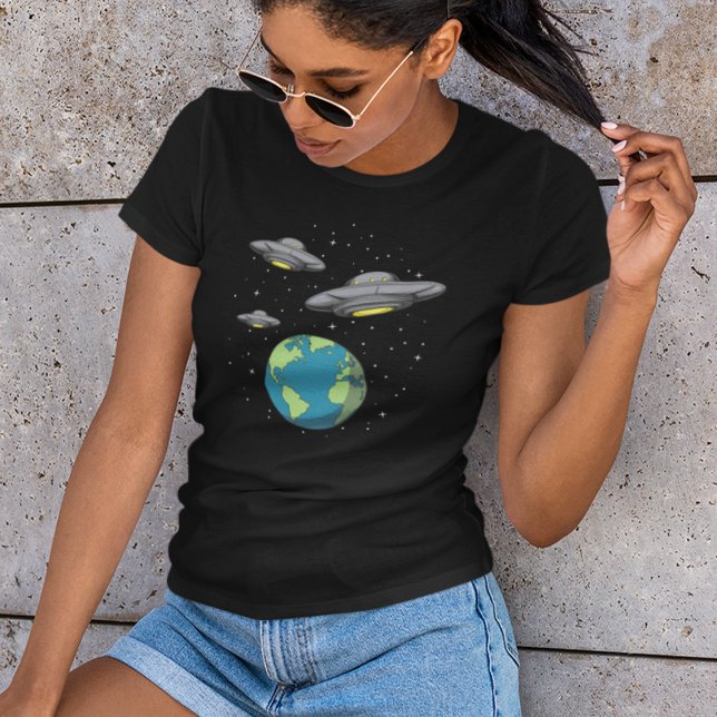 The Aliens Are Coming UFO Invasion T-Shirt (Creator Uploaded)