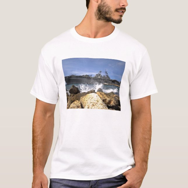 The amphibious assault ship USS Kearsarge T-Shirt (Front)