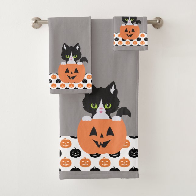 The Cat In The Pumpkin Bathroom Towel Set (Insitu)