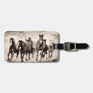 The Chase I Luggage Tag