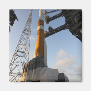 The Delta IV rocket Magnet
