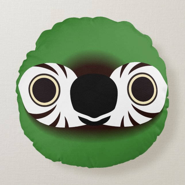 The face of a Chestnut-fronted Macaw Round Pillow (Front)