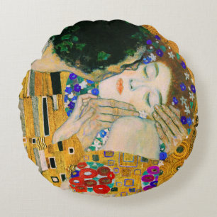 The Kiss by Gustav Klimt Round Pillow