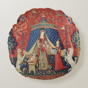 The Lady and the Unicorn: 'To my only desire' Round Pillow