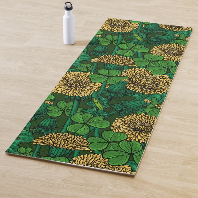 The meadow in green and yellow yoga mat (In Situ)