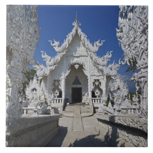 The new all white temple of Wat Rong Khun in Tile (Front)