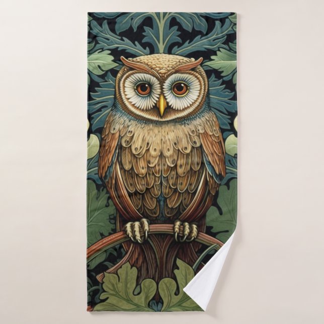 The owl on an oak tree bath towel (Bath Towel)