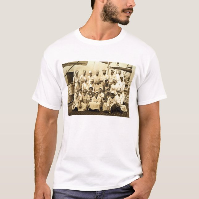 The ship's cooks aboard the R.M.S. Teutonic (b/w p T-Shirt (Front)