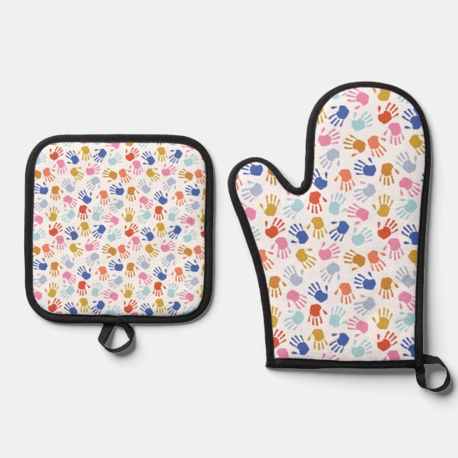 The Sweetest Mess - little hands everywhere Oven Mitt & Pot Holder Set (Front)