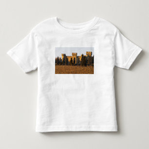 The vineyard with syrah vines and the chateau toddler t-shirt