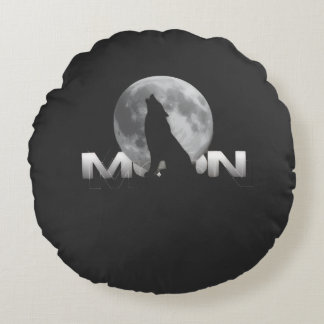 the wolf`s cry under the full moon round pillow