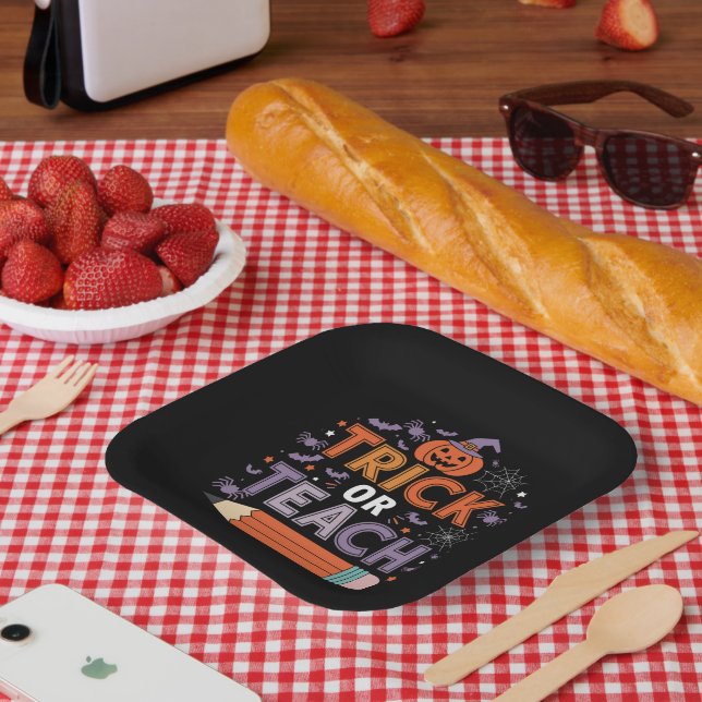 They're Eating Dogs And Cats And Pets Halloween Paper Plate (Picnic)