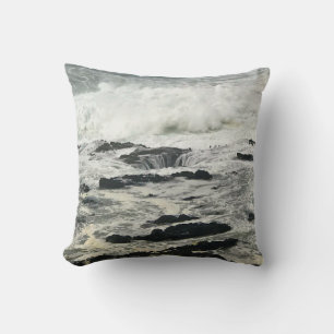 Thor's Well, Cape Perpetua, Oregon Coast Throw Pillow