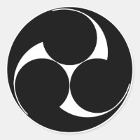 Three clockwise swirls (Sugaki)