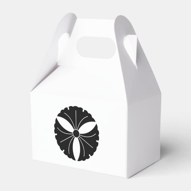 Three ginkgo leaves favor box (Front Side)