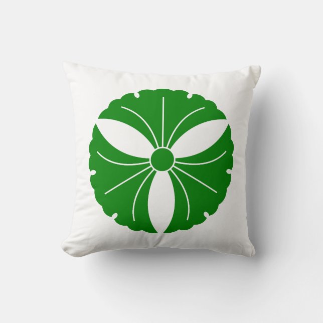 Three ginkgo leaves throw pillow (Front)